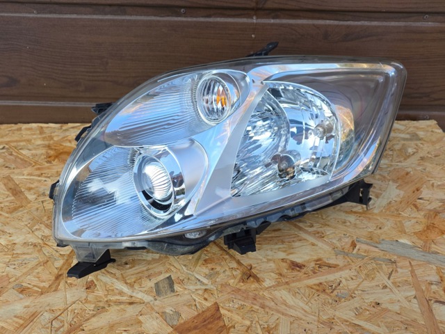 Фара дальнього світла в зборі 8117002460 TOYOTA