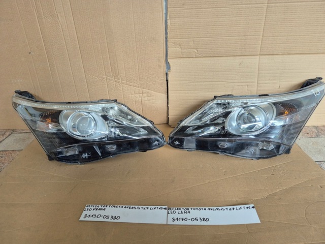 Блок фара ліва 8117005380 TOYOTA