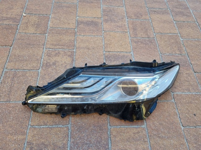 Фара дальнього світла в зборі 8118533D72 TOYOTA