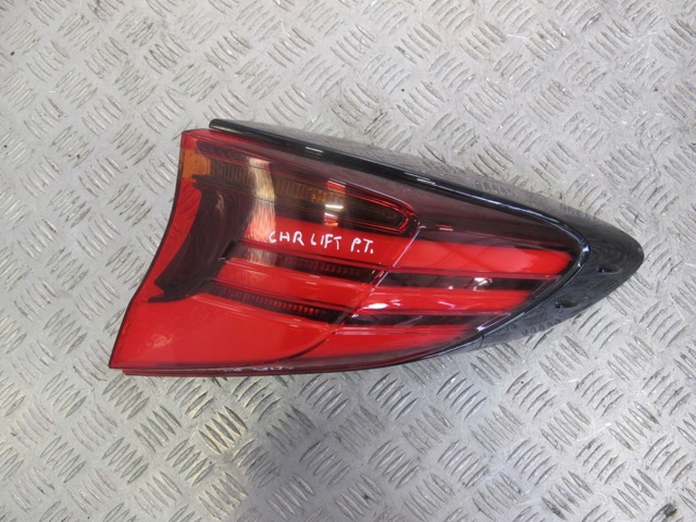 Задній правий стоп 81550F4130 TOYOTA