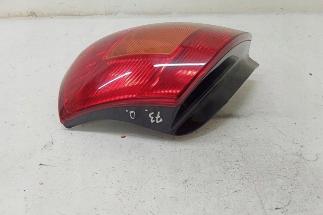 Задній правий стоп 8155102140 TOYOTA