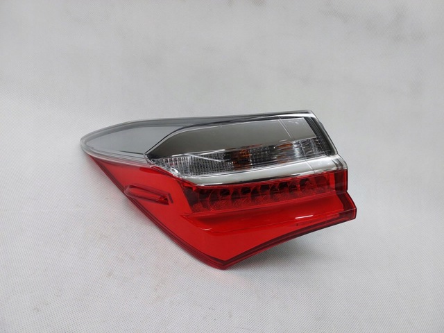 Стоп задній 8156002A80 TOYOTA
