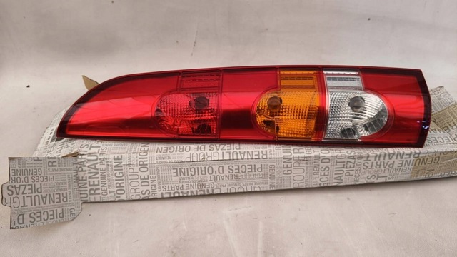 Ліхтар задній правий 8200150621 RENAULT