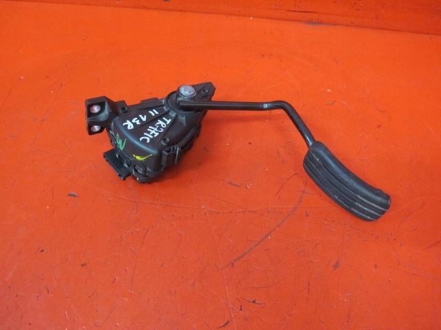 Підаль газу 8200289176 RENAULT