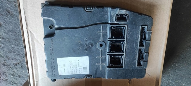 Коробка запобіжників 8200306434 RENAULT