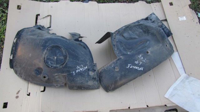 Підкрилок переднього крила, лівий передній 8200415285 RENAULT