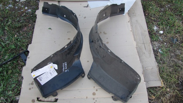 Підкрилок передній лівий 8200432027 RENAULT