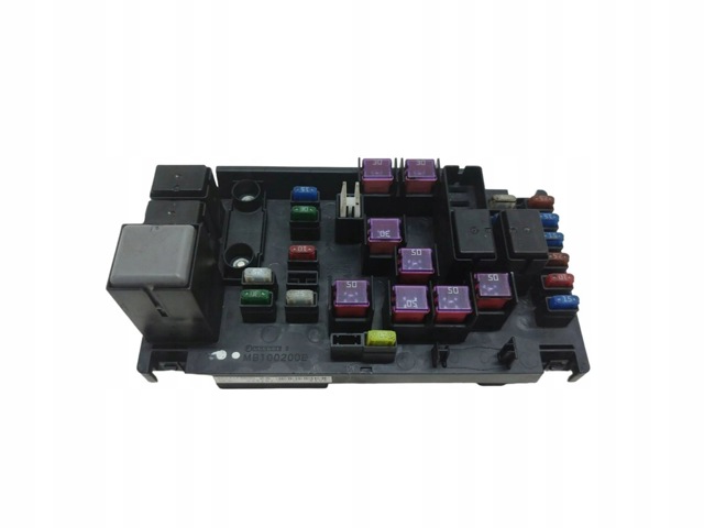 Коробка запобіжників 82241FG030 SUBARU