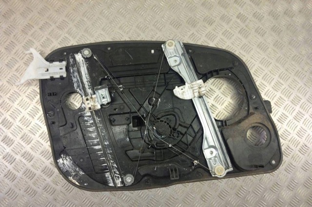 Мотор склопідйомника дверей передніх, правих 82460A5000 HYUNDAI