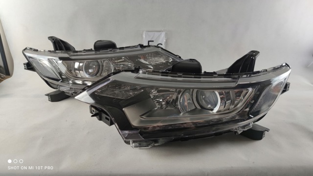 Фара правая 8301C854 MITSUBISHI