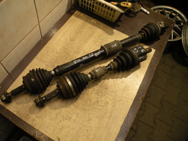 Привід лівий 8601986 VOLVO