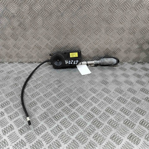 Антена на дах 863000W030 TOYOTA