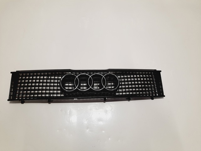 Решітка радіатора Audi 80 8C2