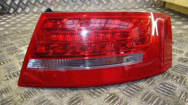 Фара задня права зовнішня 8T0945096 VAG