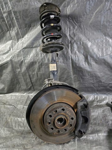 Амортизатор передньої підвіски 8V0413023 VAG