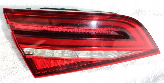 Стоп задній 8V4945093C VAG