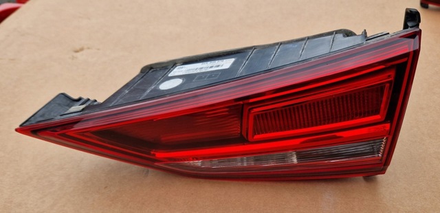 Ліхтар задній правий, внутрішній 8V5945076 VAG
