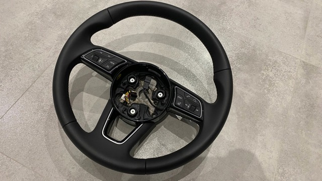 Рульове колесо 8W0419091K VAG