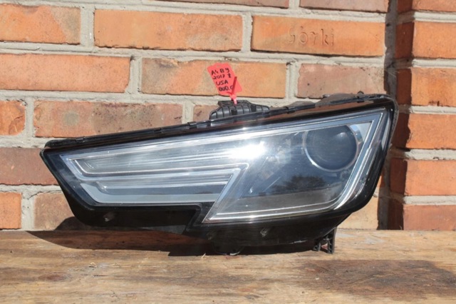 Фара дальнього світла в зборі 8W0941005B VAG