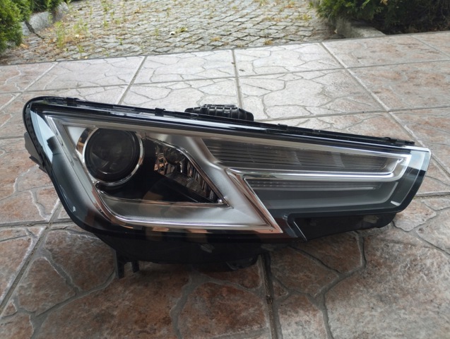 Фара основна права 8W0941044 VAG