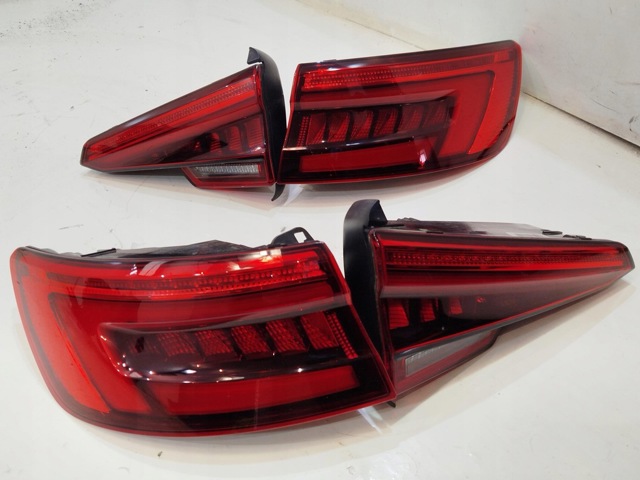 Фара задня права зовнішня 8W5945092B VAG