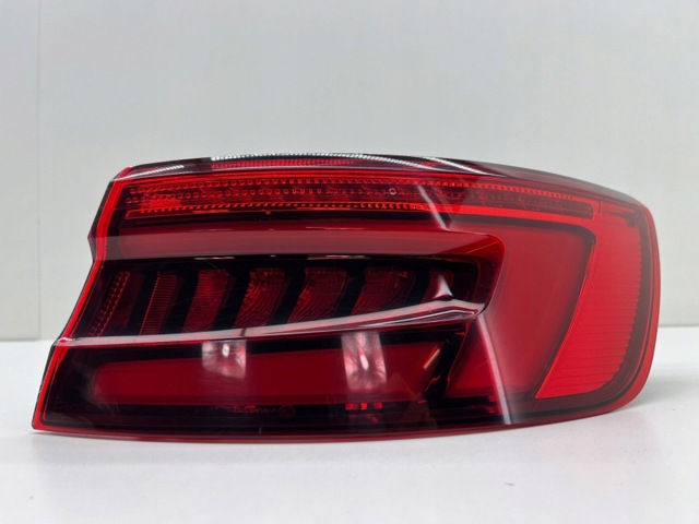 Задній правий зовнішній ліхтар 8W5945092C VAG