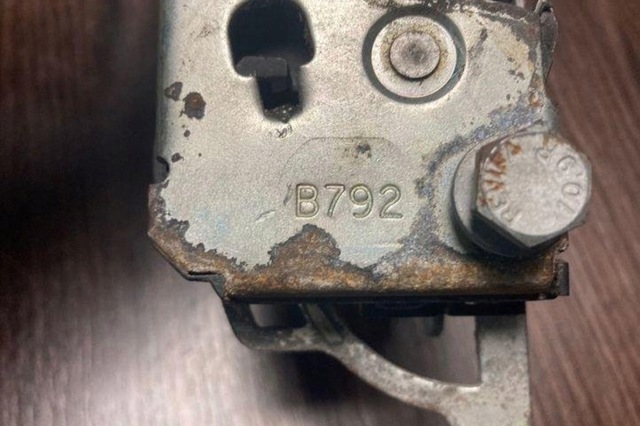 Замок передніх пасажирських дверей 9136G3 PEUGEOT