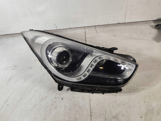 Фара передня права 921023Z090 HYUNDAI