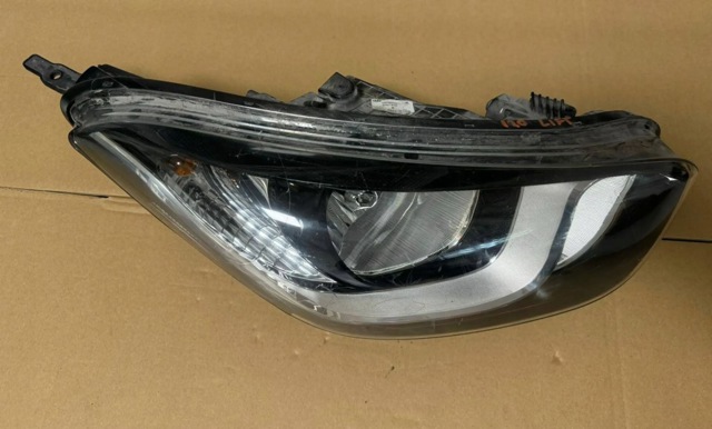 Фара правая 921024P500 HYUNDAI
