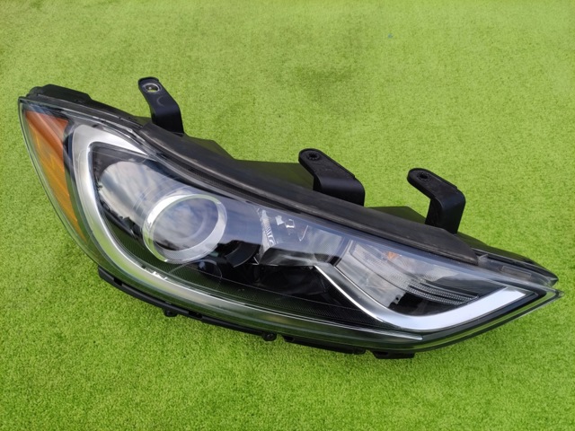 Фара комбінована, передня 92102F3000 HYUNDAI