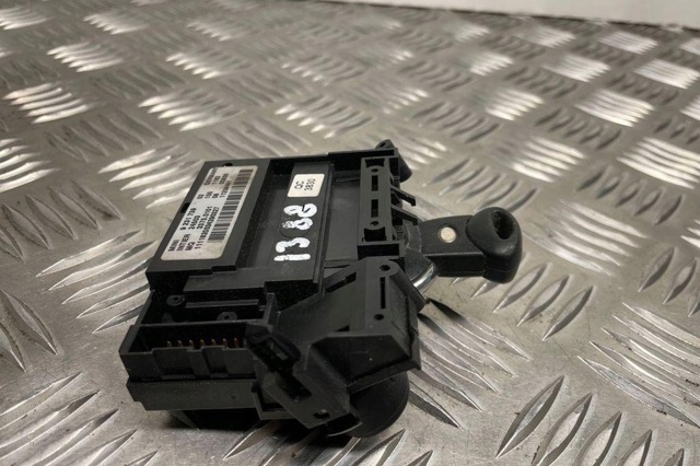Кнопка запуску двигуна 9231739 BMW