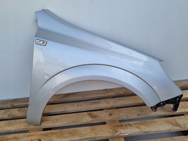 Переднє праве крило 93178667 OPEL