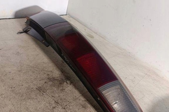 Ліхтар протитуманний задній, лівий 93295362 OPEL