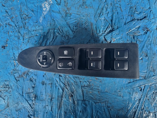 Кнопки переднього лівого склопід'ємника 935703W000WK HYUNDAI