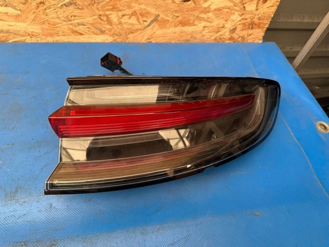 Фара задня права зовнішня 95B945092AJ PORSCHE