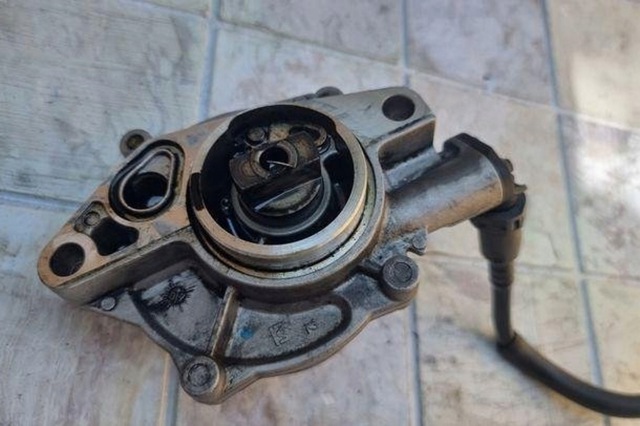 Насос вакуумний 9658398080D PEUGEOT
