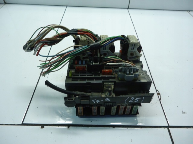 Корпус запобіжників 9675878480 PEUGEOT