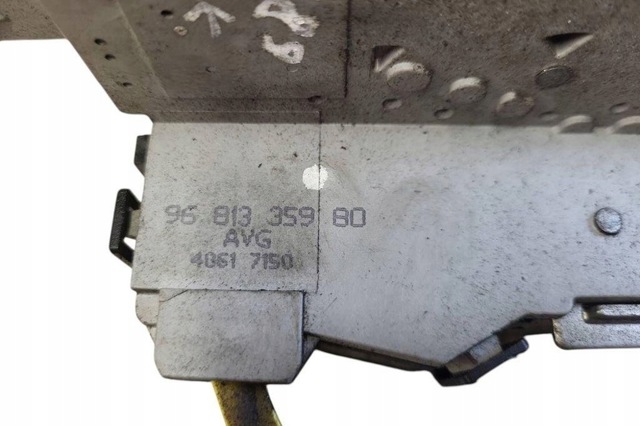 Замок водійських дверей 9681335980 PEUGEOT