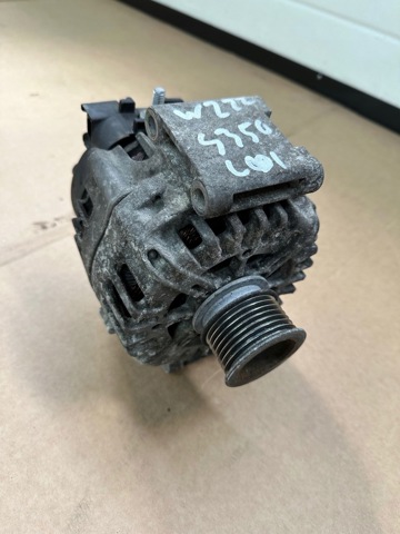Авто генератор A0009060822 MERCEDES