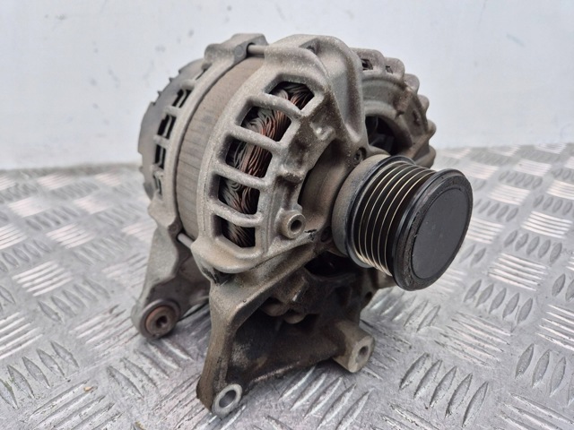 Авто генератор A0009067703 MERCEDES