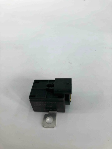 Запобіжник A0009822904 MERCEDES