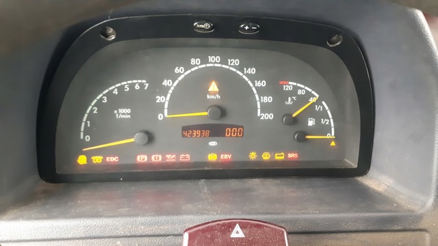 щиток приладу A0014463921 MERCEDES