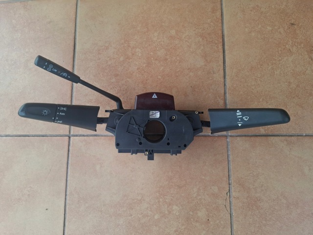 Перемикач підрульовий A0015407645 MERCEDES
