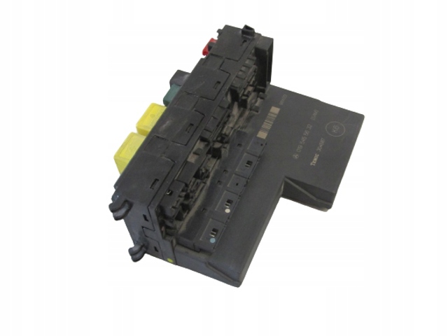Коробка запобіжників A0025451901 MERCEDES