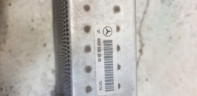 Радіатор інтеркулера A0995002800 MERCEDES