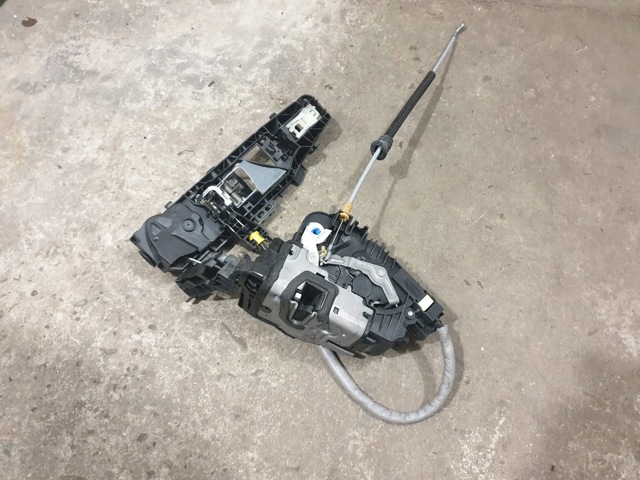 Замок водійських дверей A0997200101 MERCEDES