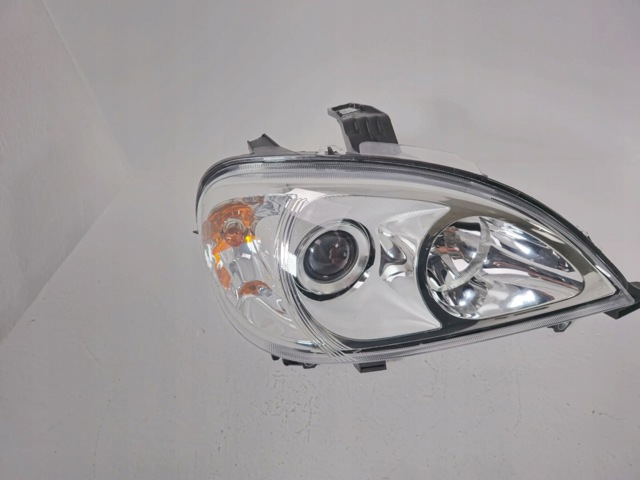 Фара правая A1638205261 MERCEDES