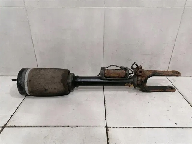 Амортизатор передній A1643202213 MERCEDES