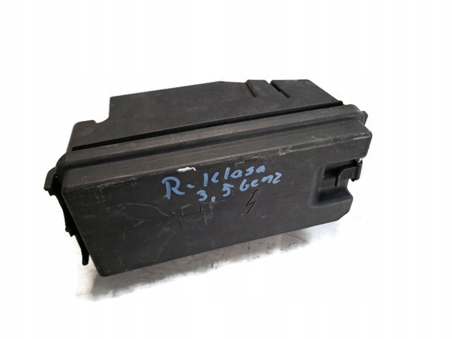 Корпус запобіжників A1645400072 MERCEDES
