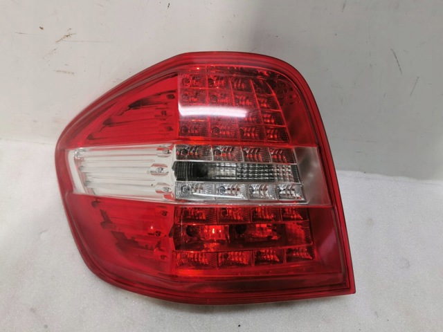 Задня ліва фара A1649064200 MERCEDES